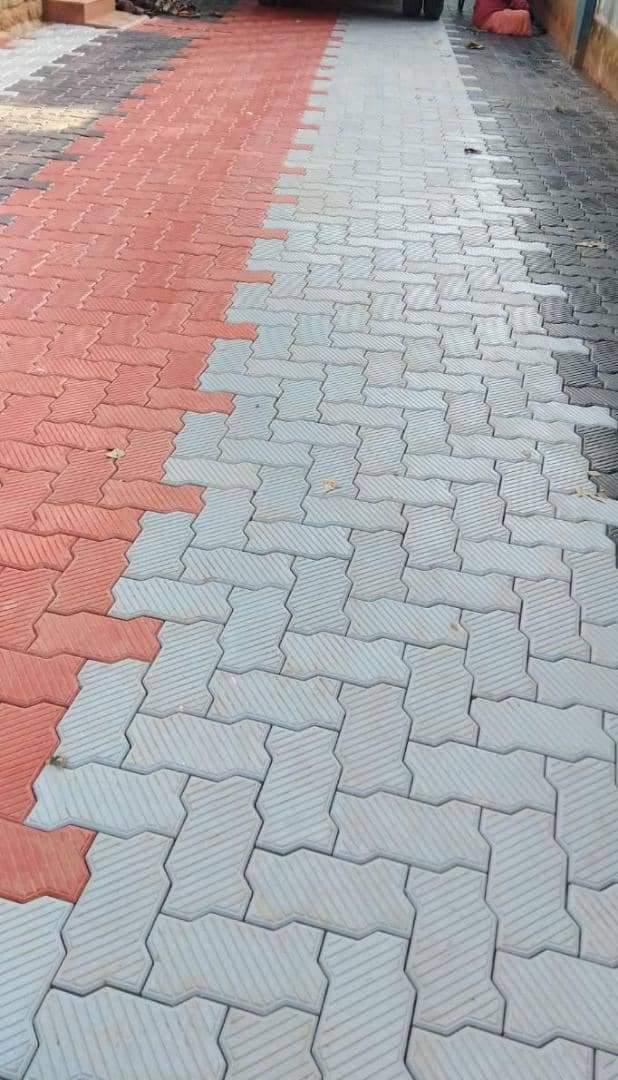 Pavé multicolore rouge et gris — BATILAB