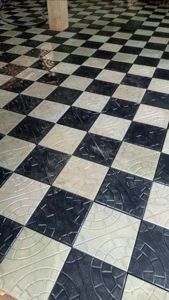 Sol intérieur damier noir et blanc — BATILAB